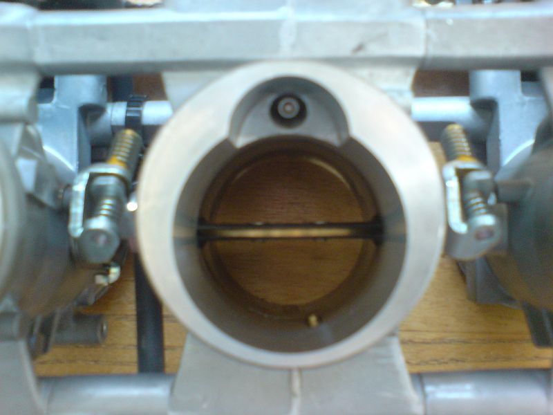 Bronze valve guides installation